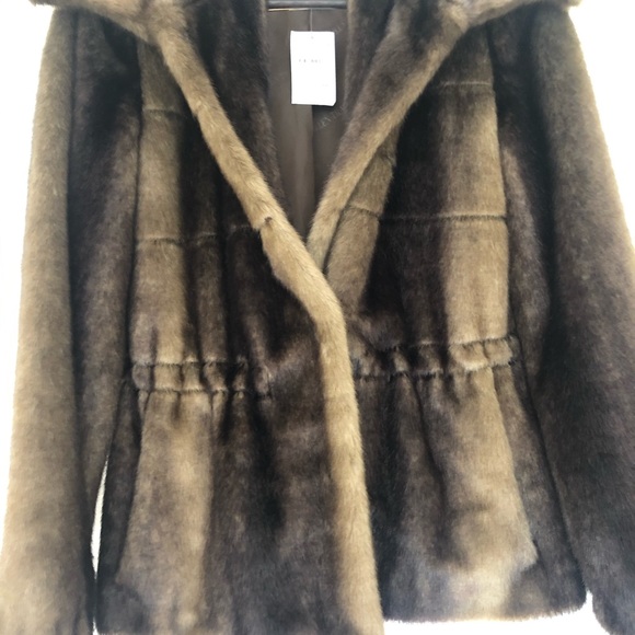 Faux mink Ellen Tracy drawstring waist jacket. - Picture 3 of 7